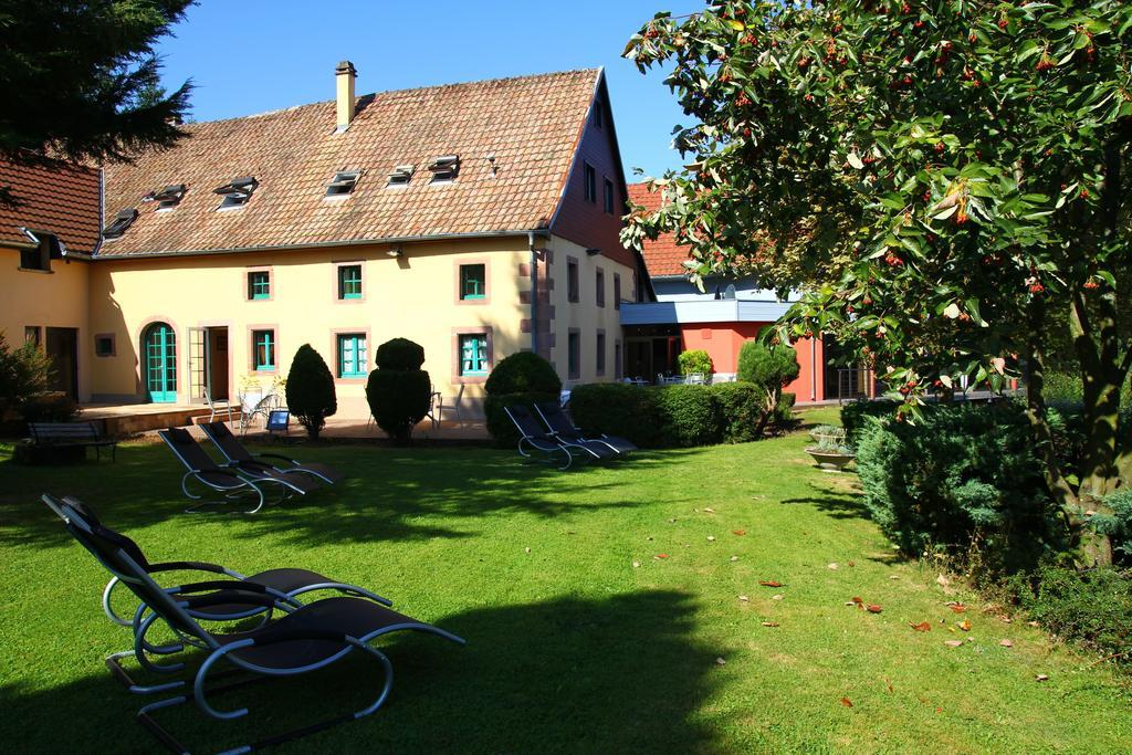 Hotel Restaurant Les Alisiers Lapoutroie Bagian luar foto