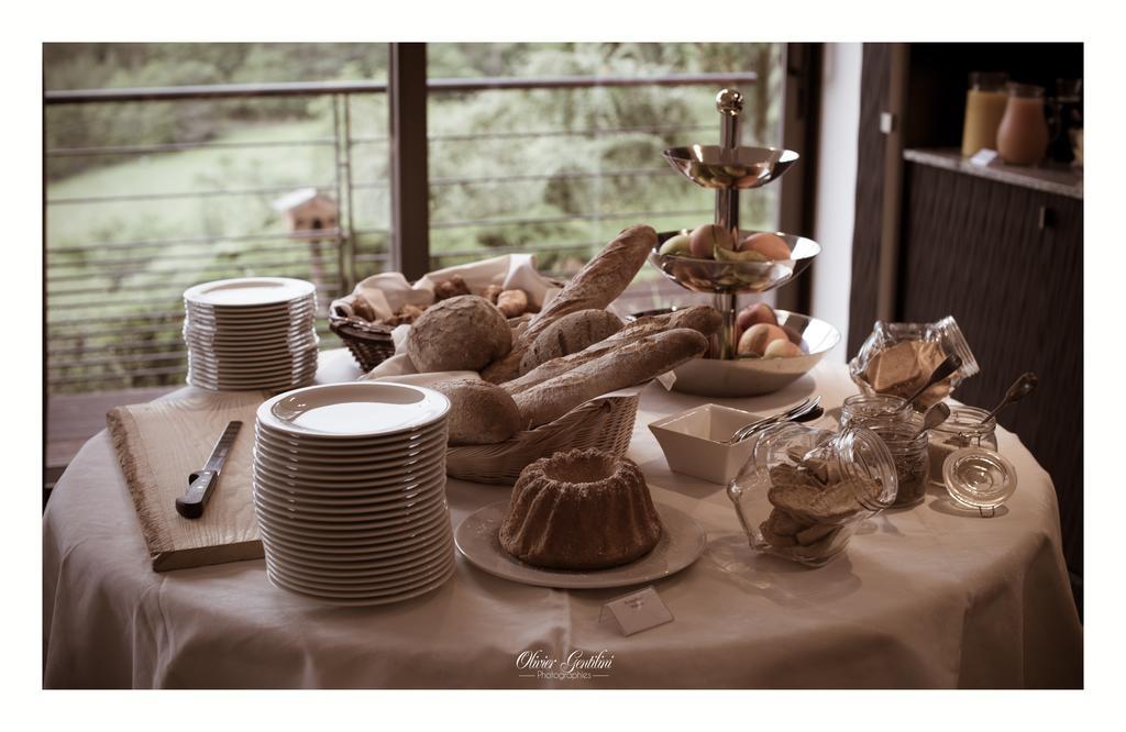 Hotel Restaurant Les Alisiers Lapoutroie Bagian luar foto